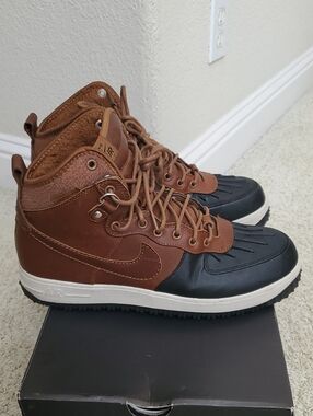 Nike Men’s Brown and Black High-Top Air Force 1 Duckboot.